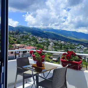 Vladimir Estate Kwatera prywatna Gjirokastra