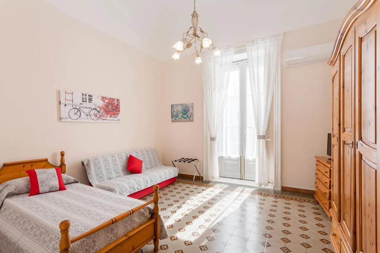 Catania Central Apartment With Terrace- Casa Mariella 0*,  Włochy