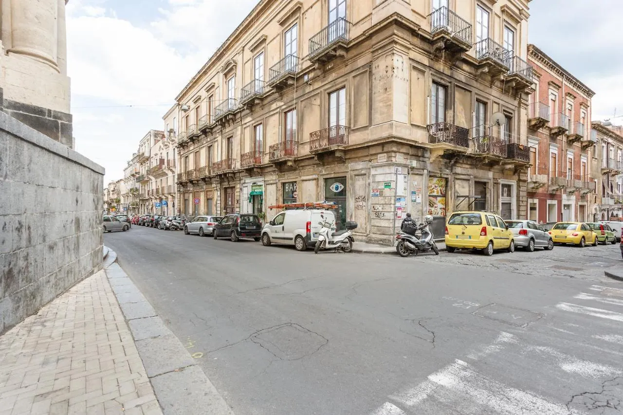 Catania Central Apartment With Terrace- Casa Mariella 0*,  Włochy